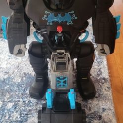 Batman Toy With Extra People