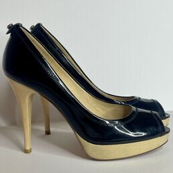 Stuart Weitzman Black Patent Leather Peep Toe Platform Heels 7 M Classic SW Logo