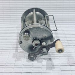 F114- Vintage South Bend 1131A Anti‑Back‑Lash Casting Reel 100 Yd SERIAL: 16145A. For sale $96. 