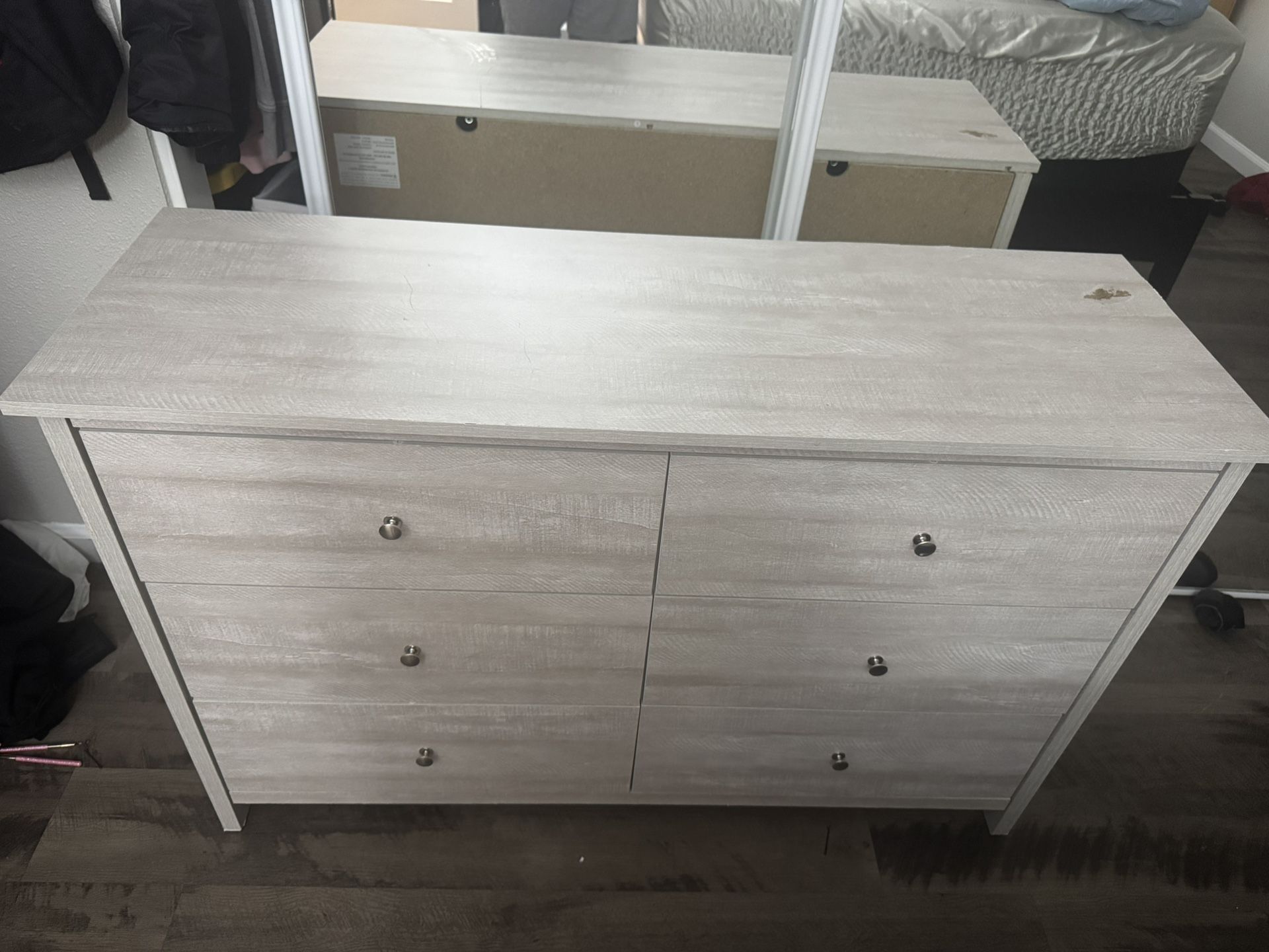Dresser