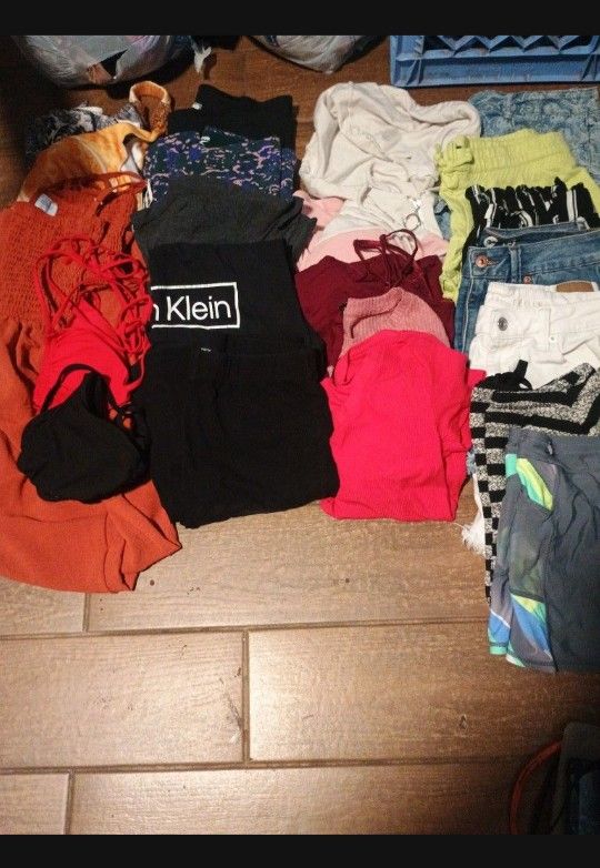 Women's Clothing Lot