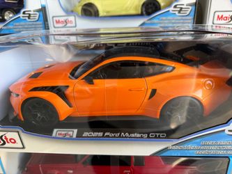 Toy  2025 Ford Mustang gto toy car 1/18 new
