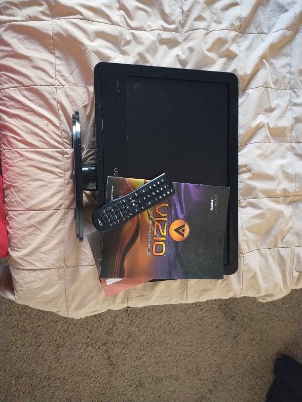 19 Inch Color TV With Remote 