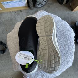 Oofos Oomg Both 7 & 7.5!!!!