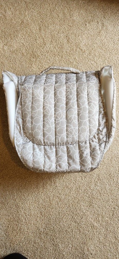 

Baby Delight Snuggle Nest Dream Portable Infant Sleeper