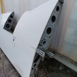 Wing is off Piper Warrior PA-28 Left wing