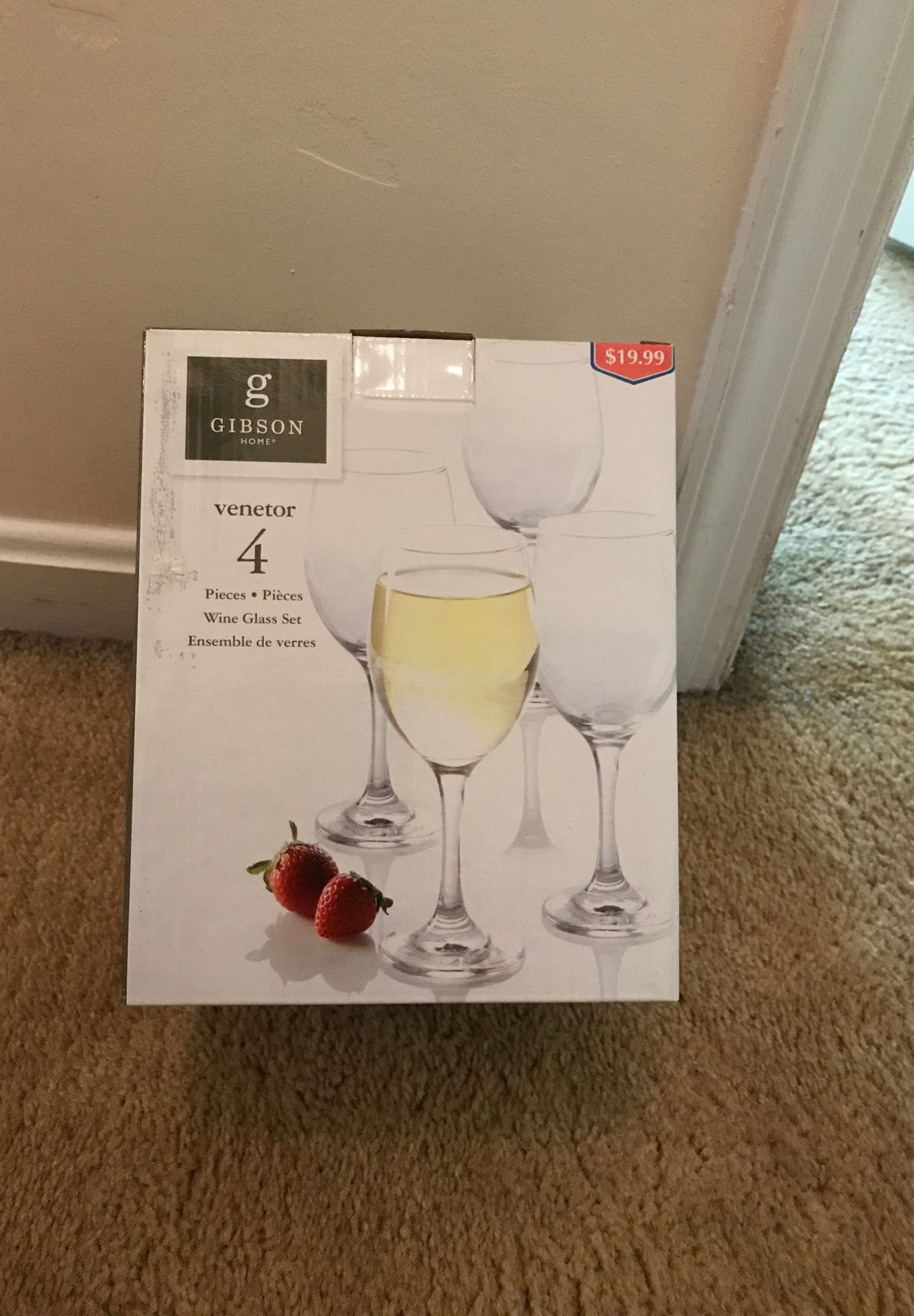 Set of 4 wine glasses