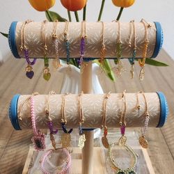 Bracelets 