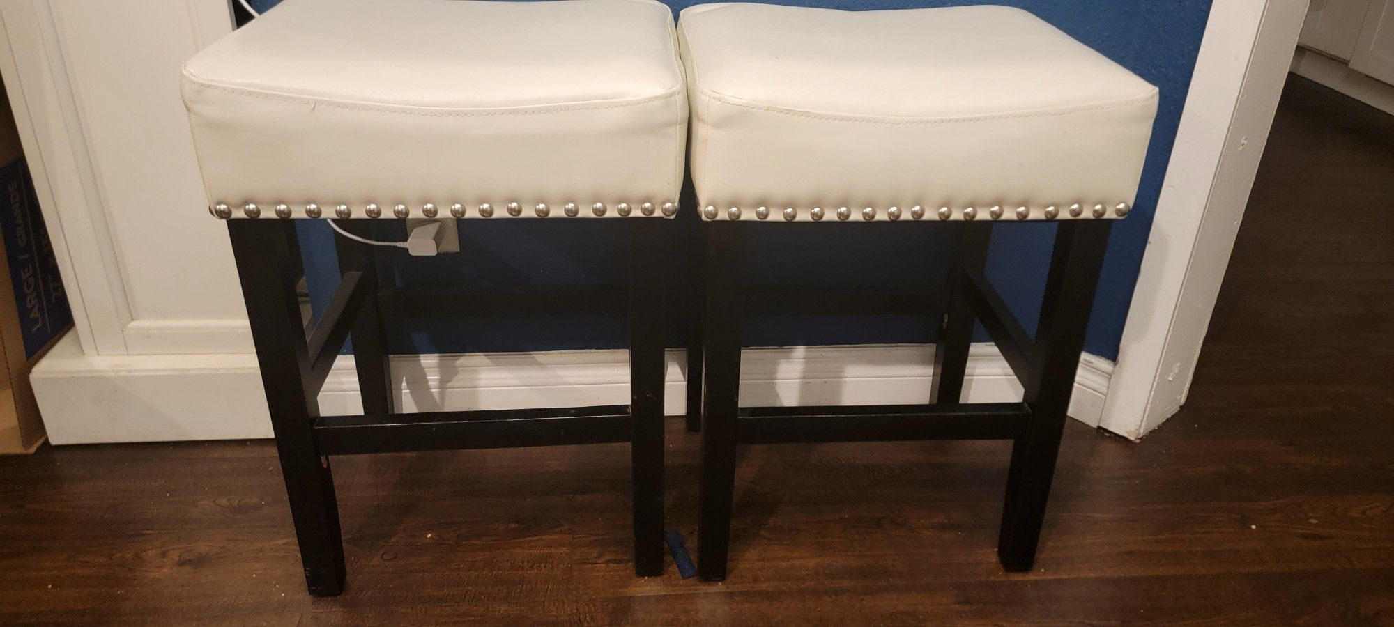 Noble House Stools