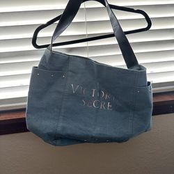 VS tote 