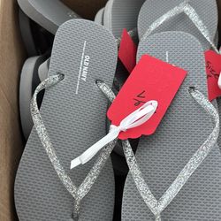 16 Pairs Of flip flops 