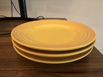 Le Creuset Stoneware Plates x3
