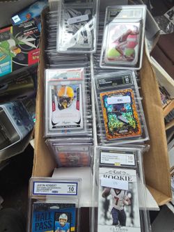 Lots Of Sports Cards 