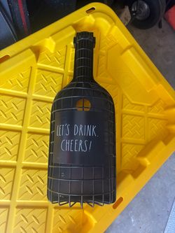 Wine Bottle Shaped Metal Wire Decor