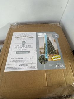 Wondershop 7.5ft Virginia Pine LED Pre-Lit Christmas Tree