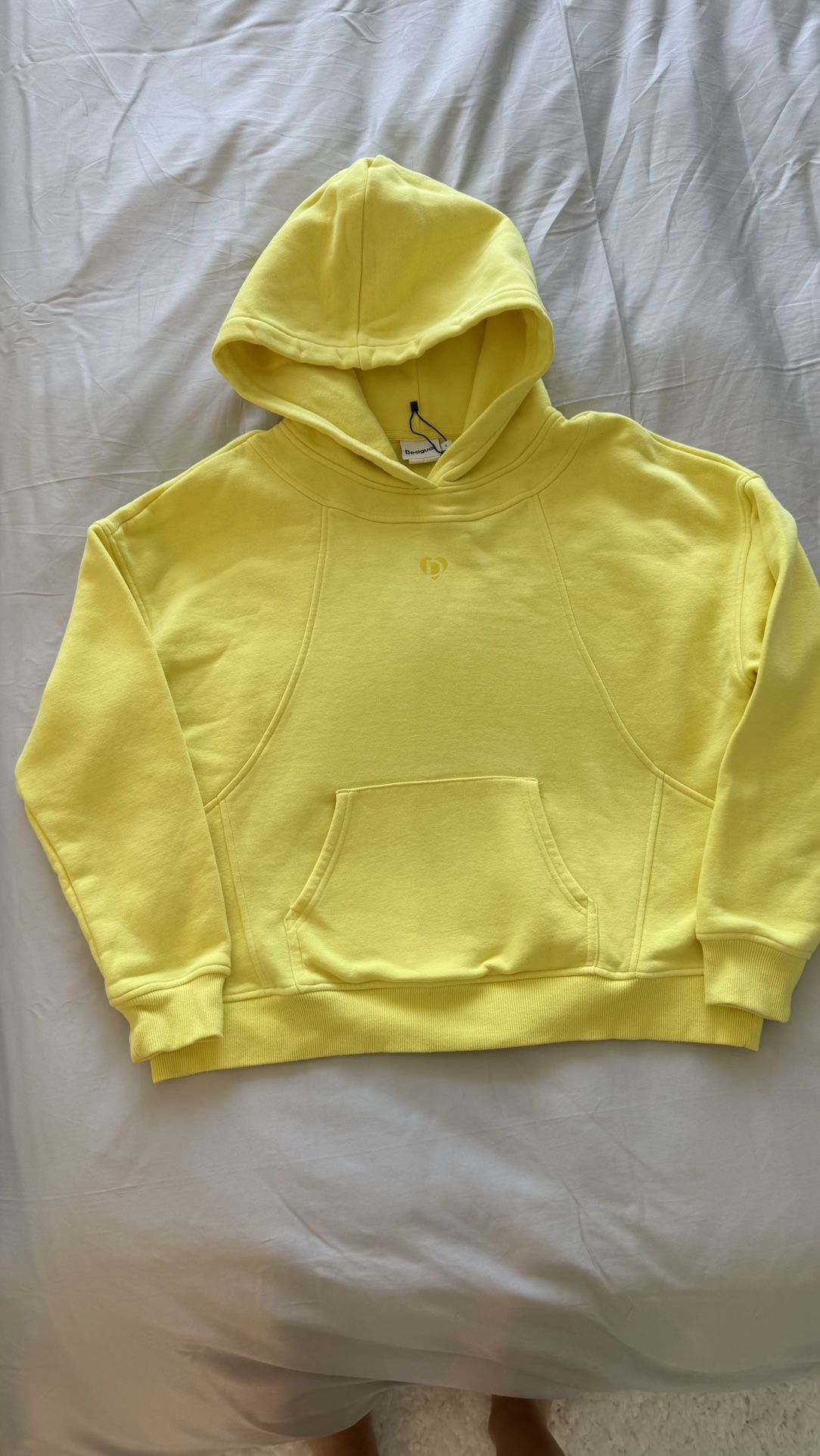 Sweatshirt & Hoodie For Woman