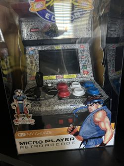 Street Fighter II Micro Player – Like New w/ Original Box