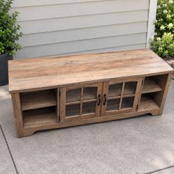 Entertainment center