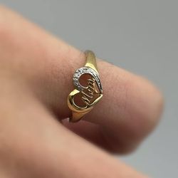 Jewelry 10k solid yellow gold diamond 0.03 CTW ring sz 6.0