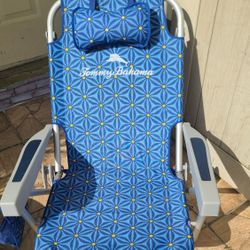 TOMMY BAHAMA backpack Beach Chair Like New , Lay Flat , Lightweight 