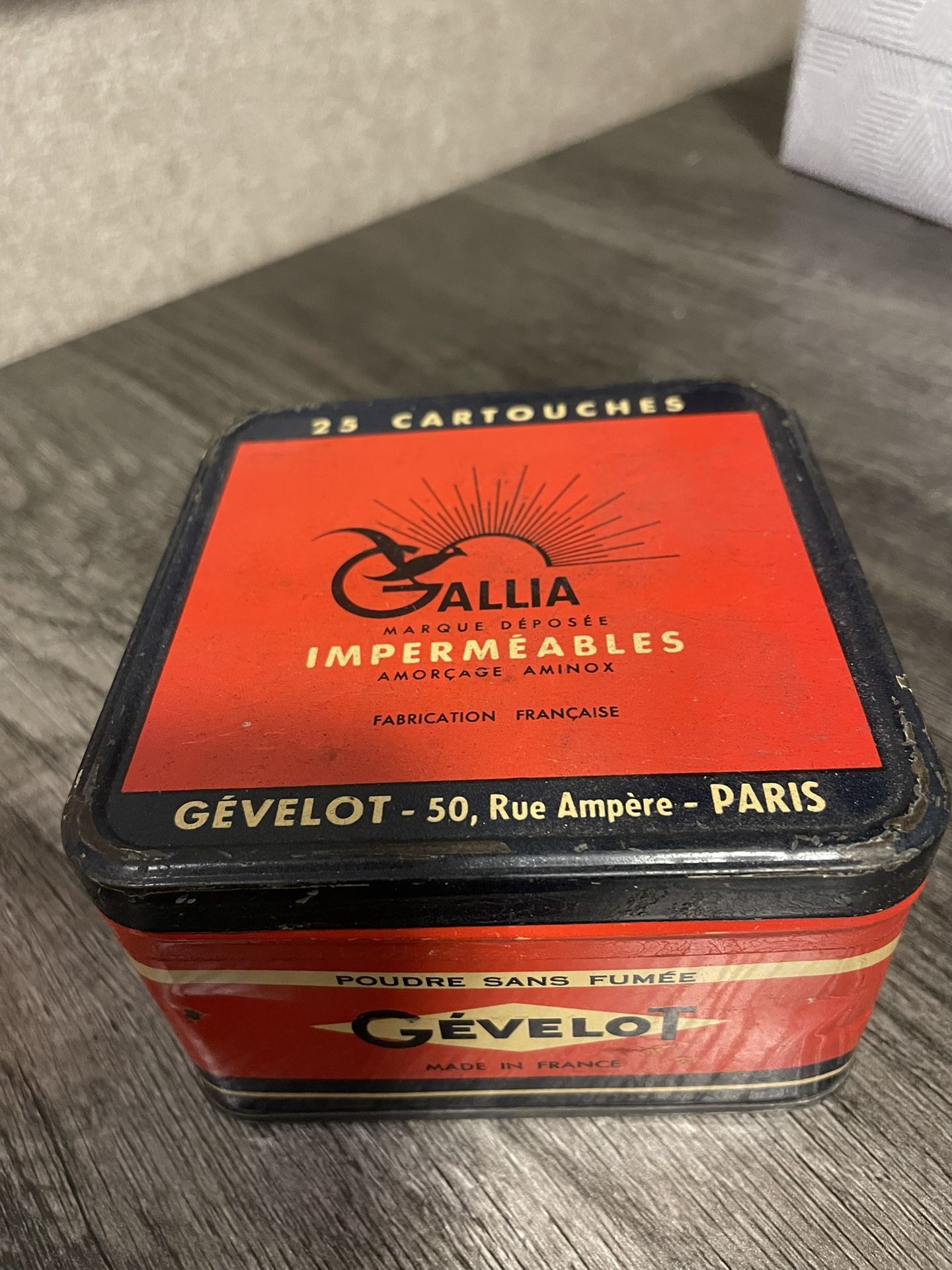 Antique Gevelot Shot Shell Tin Box  Made In Paris France, see Pics)
