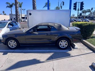 2007 Ford mustang convertible