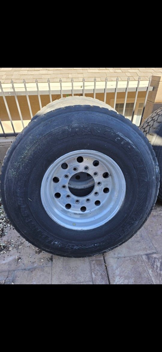 Tire 425/65/22.5