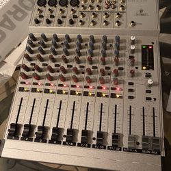High quality Behringer Eurorack MX 1604A 16 Channel Mic 4 BUS studio Mixer