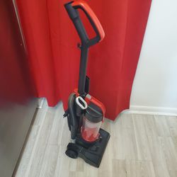 Bissell Cleanview Vacuum NEW