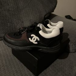 size 10-10.5 chanel runners