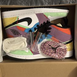 Women’s Jordan 1 Mid SE (Lightbulb) Size 7.5