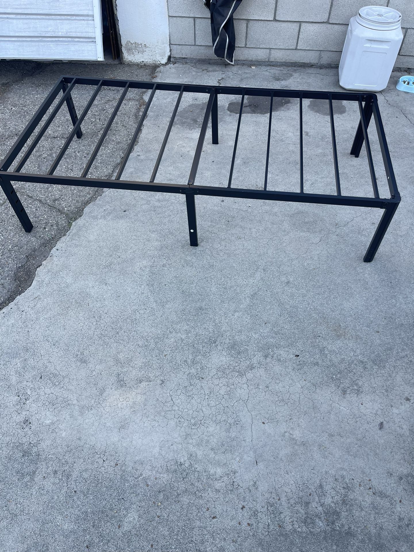 Twin metal Bed Frame