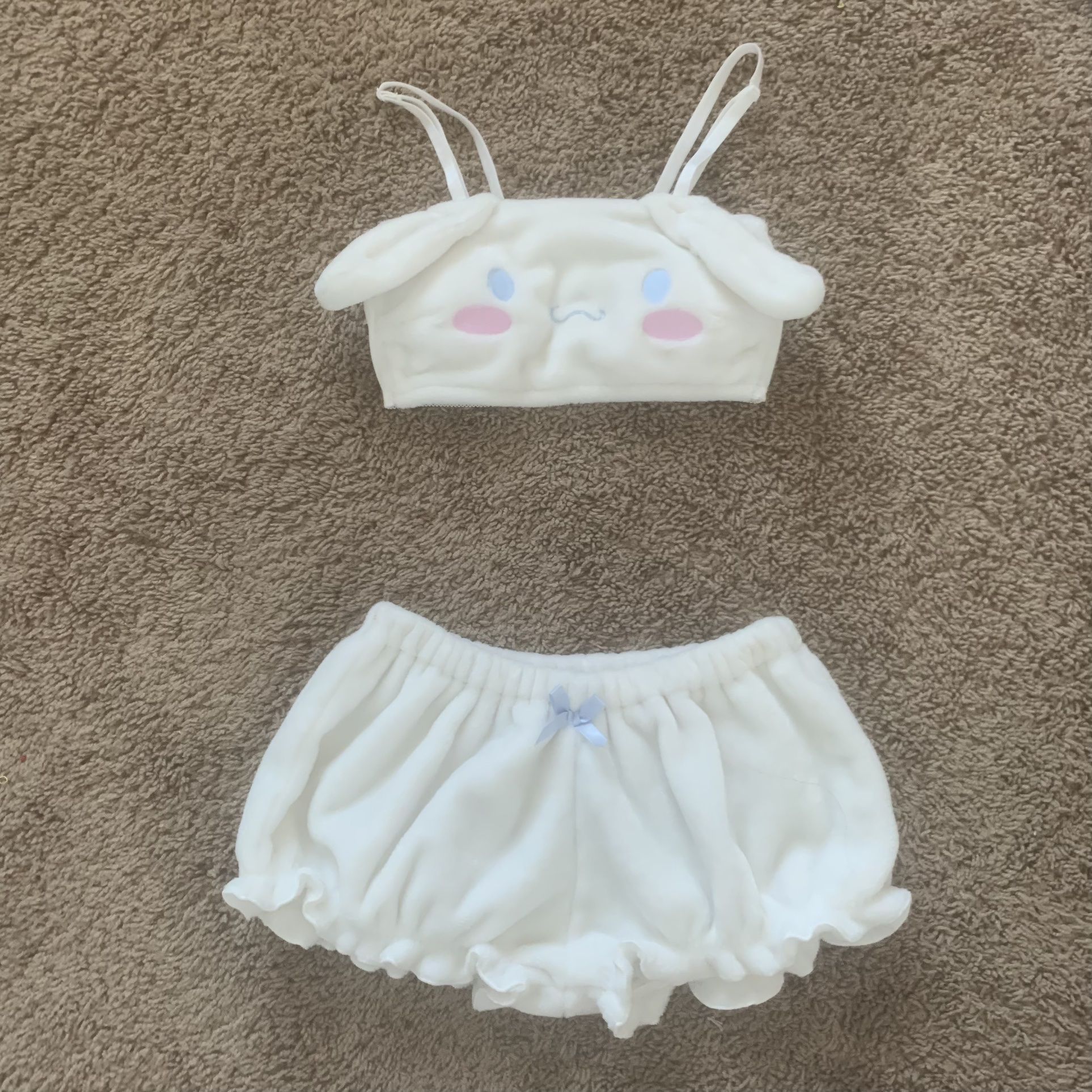 Cinnamon roll pajama set clearance