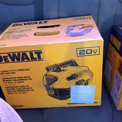 dewalt cordless wet vacuum and all purpose light 