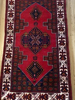 ORIENTIAL RED WITH WHITE HANDMADE WOOL CARPET 34” X 59”