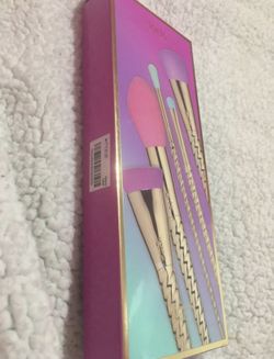 Tarte Unicorn brushes