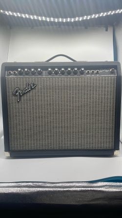 Fender Deluxe 90 DSP solid-state guitar amplifier
