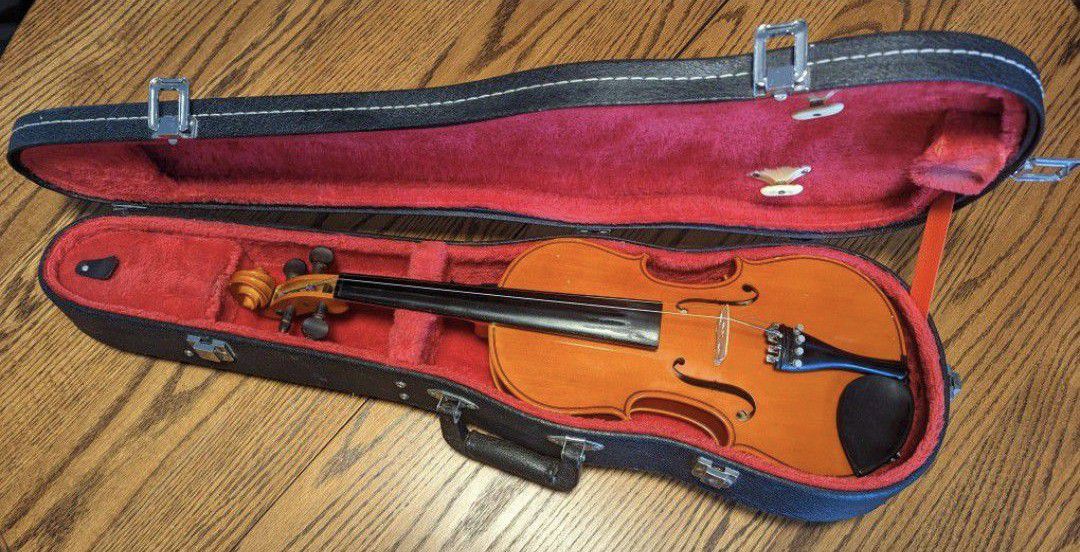 Samick Full Size 4/4 Violin