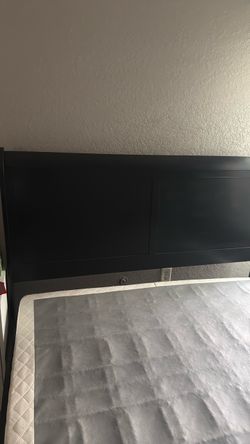 Queen black bed