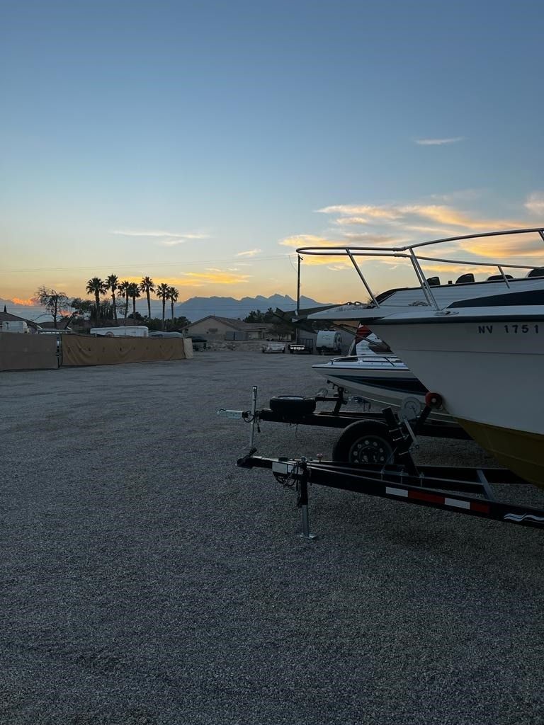 $50 Outdoor Storage Enclosed Cargo Trailer, Flatbed, Boat Parking Spaces
(northwest)