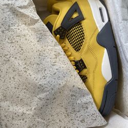 Wts J4 Lightning Size8.5 and 9 Both Ds