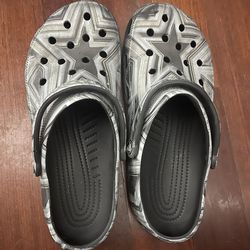 Crocs Size 9  Men / 11 Women
