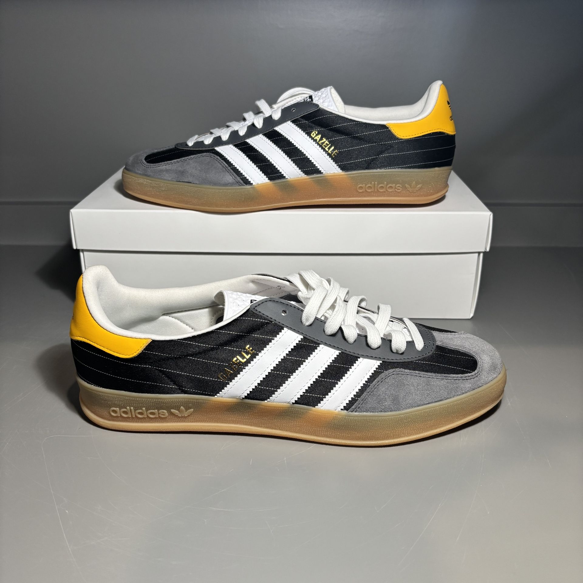 adidas gazelle silver green womens Trainers