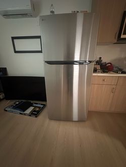 LG Ref for sale silver 20cu ft