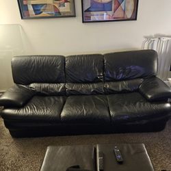 Black Leather Sofa. Great Condition 