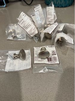 Allen + Roth Silver Kitchen/Bathroom Knobs