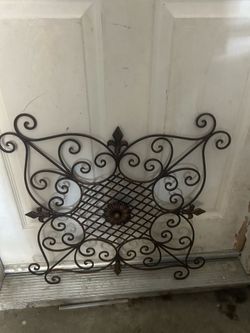 Metal hanging art