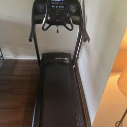 Treadmill: Horizon Fitness 7.0AT Studio Series