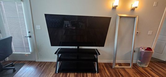 Samsung 75" Smart TV + TV Stand