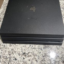 PS4 pro W Controllers 